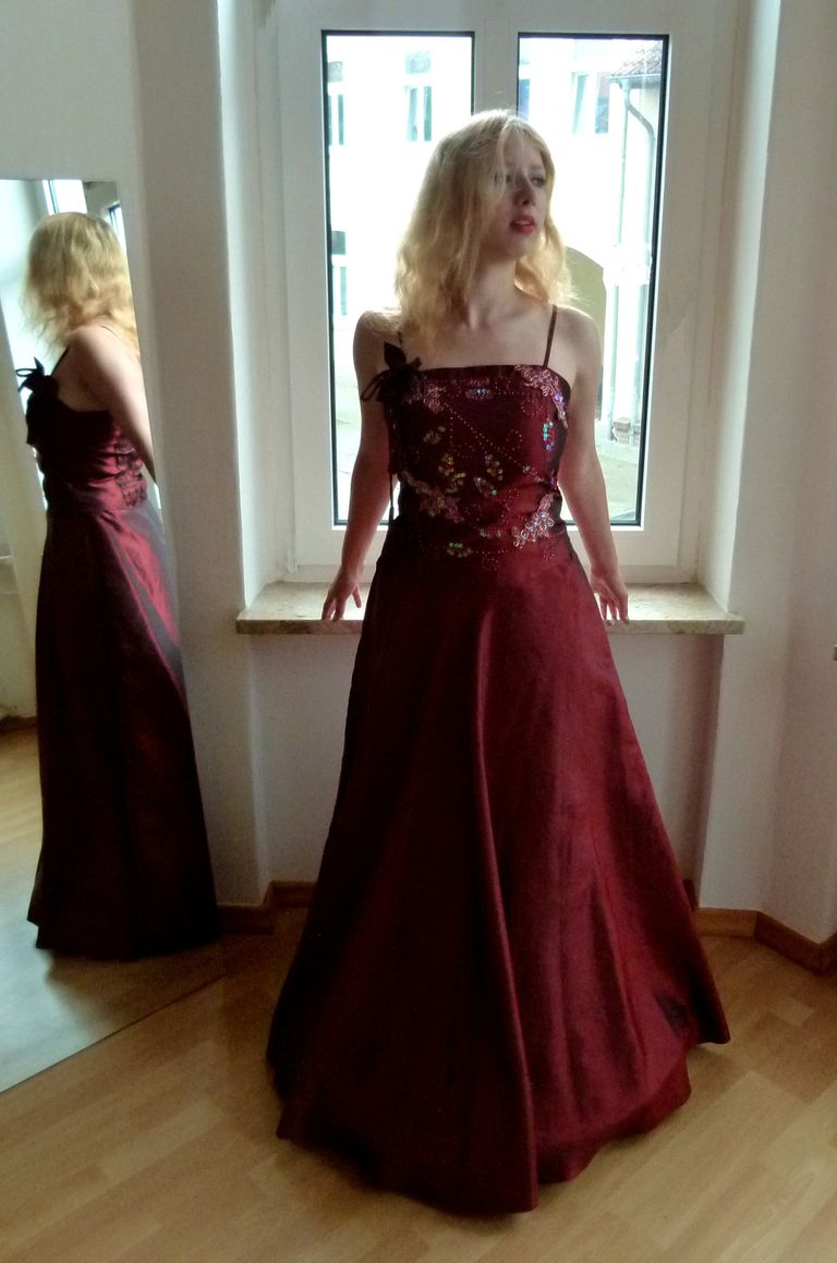 Rotes Abendkleid Corsage